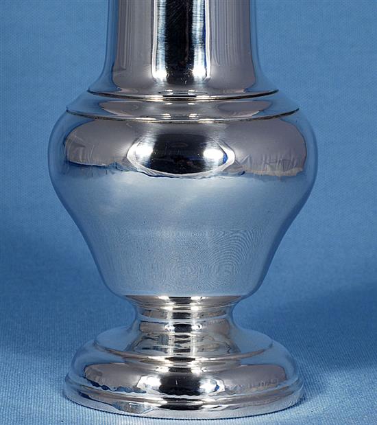 A George V silver sugar caster, Height 9 ½”/242mm Weight 8.4oz/238grms.